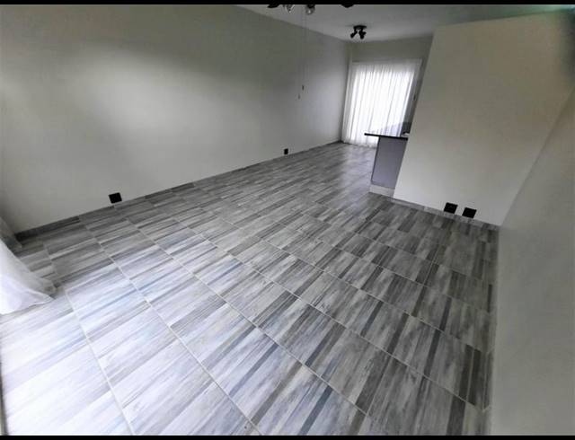 2 BEDROOM TOWNHOUSE FOR SALE IN PIERRE VAN RYNEVELD